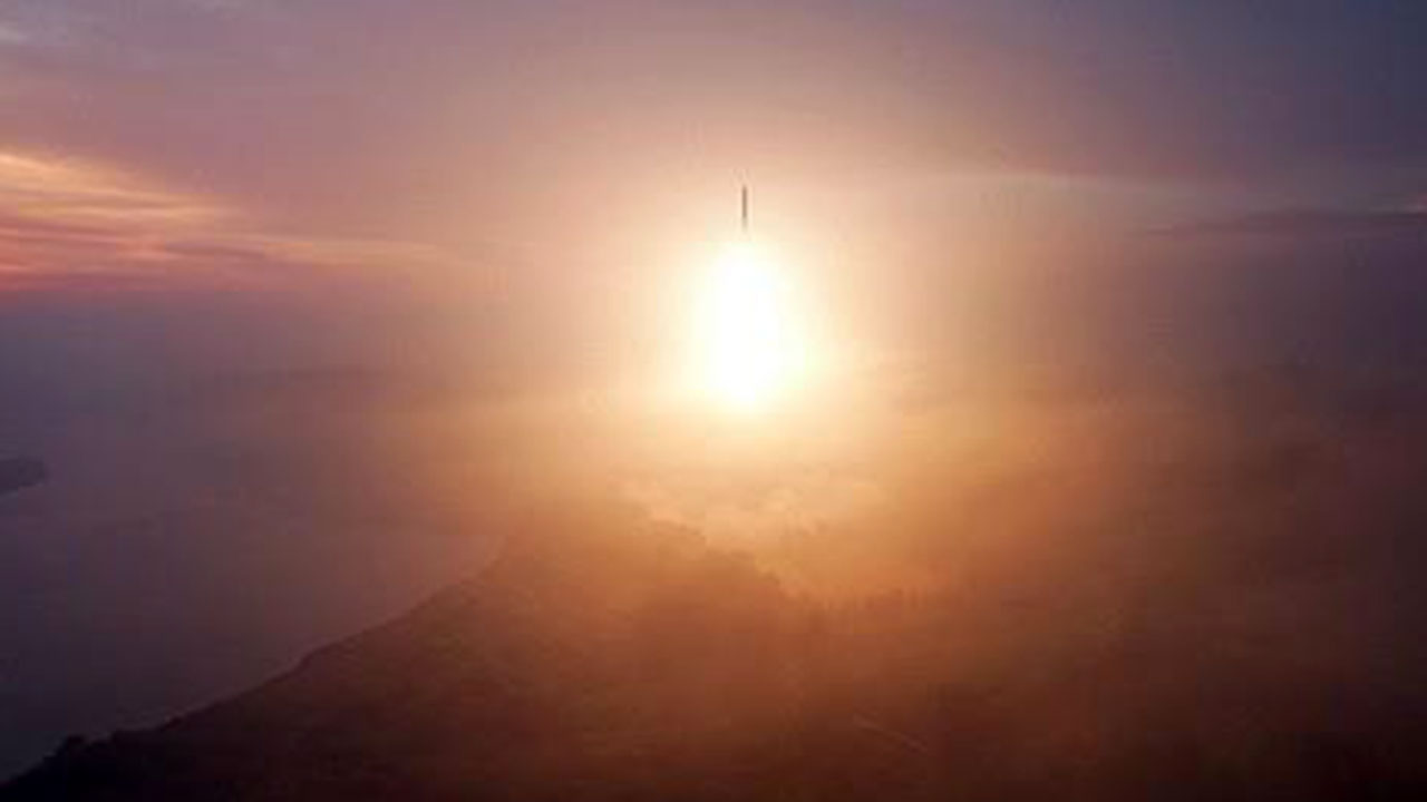Triple Threat: South Korea, US, and Japan Unite Against North Korea's ICBM Launch, Vowing to Halt Provocative Actions - News Directory 3