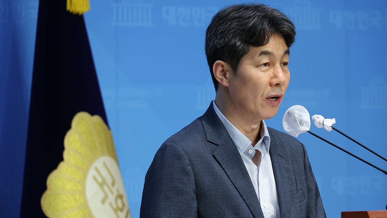 윤건영 "김정숙 여사 소환통보, 전형적인 망신주기"