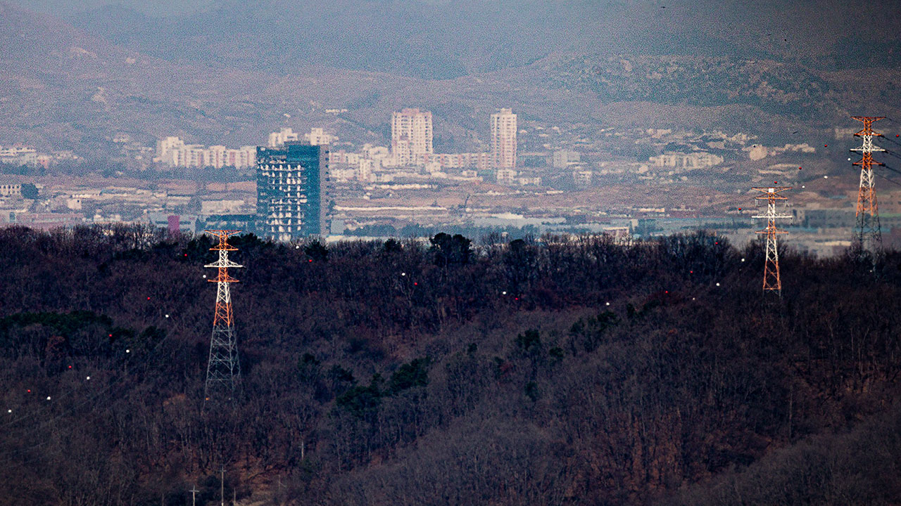 北, 남측이 세운 개성공단 전력공급용 메이저 바카라사이트 홈런 철거동향 포착