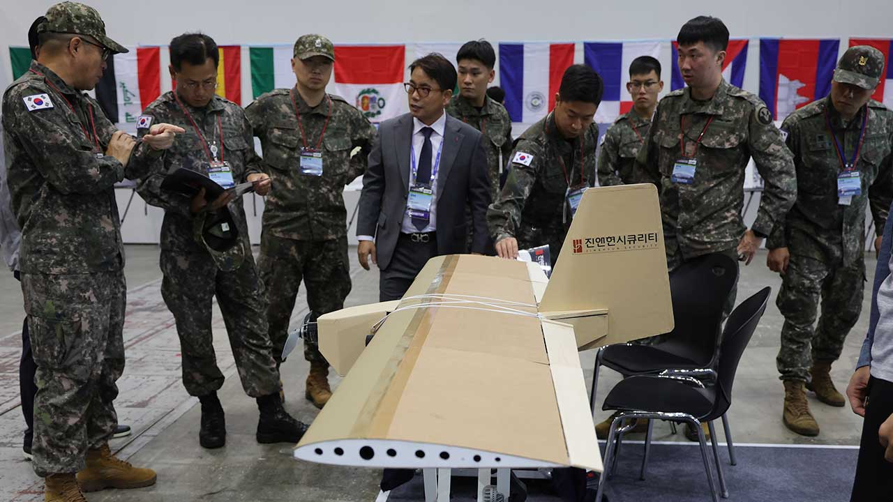 군 '가성비 스텔스' 골판지 드론 내년 초 100여 대 도입