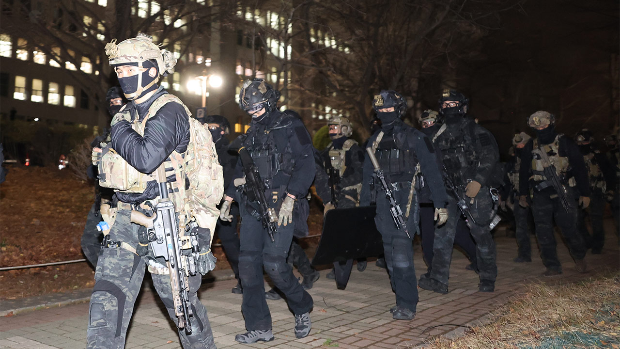 [속보] 국회 진입 계엄군 모두 경내에서 철수