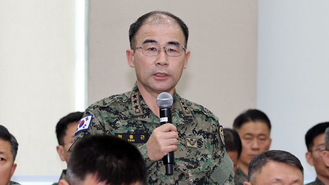 [속보] 바카라사이트 제작 "대통령이 문 부수고 들어가 의원 끄집어내라 지시"