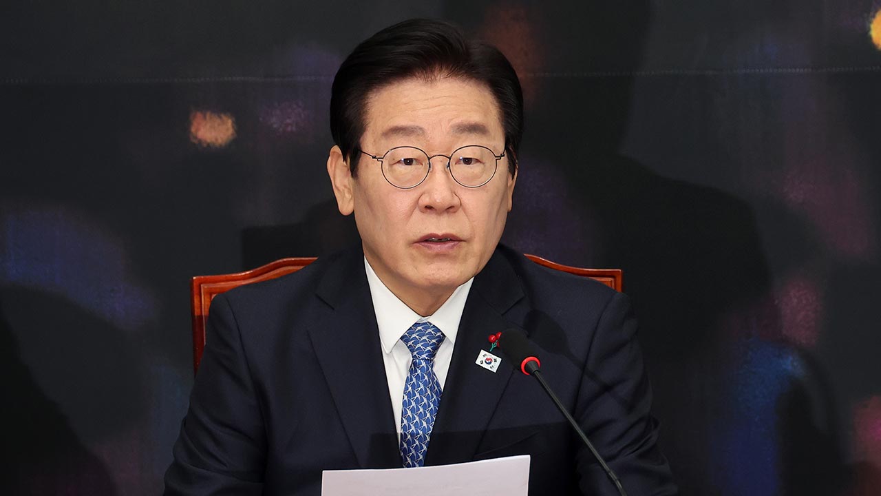 이재명 "겨우 작은 산 하나 넘어‥메이저 바카라사이트 캡틴 광화문 더 밝게 빛나길"