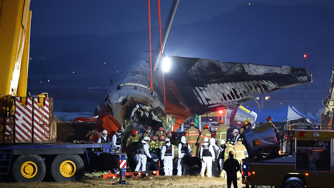 문재인 전 대통령 "비통한 참사‥사고수습 만전 기해야"