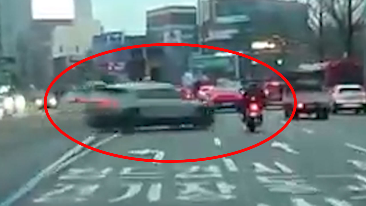 합정역 출근길 쾅! 전기택시, "급발진?" 운전자에게 물었더니‥