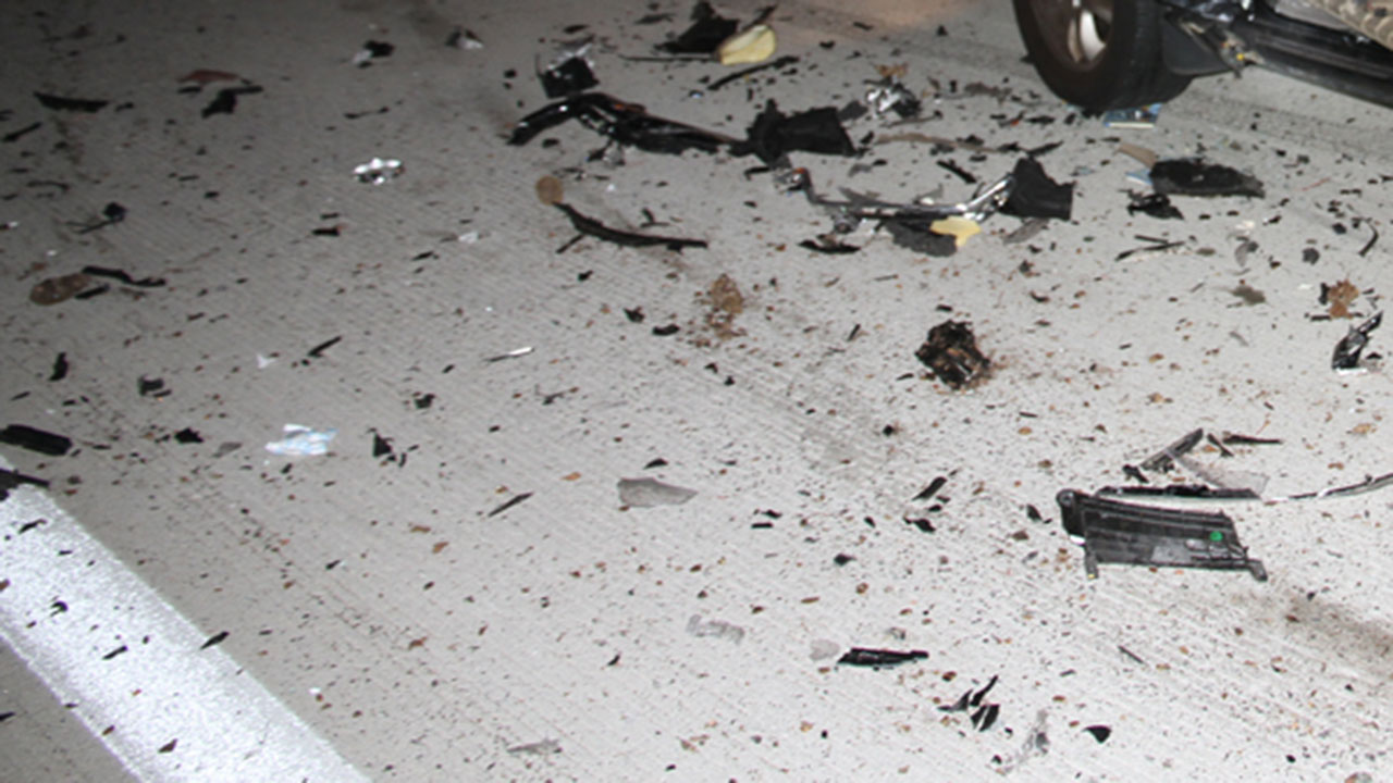 충북 청주 고속도로서 차량 가드레일 들이받아‥2명 부상