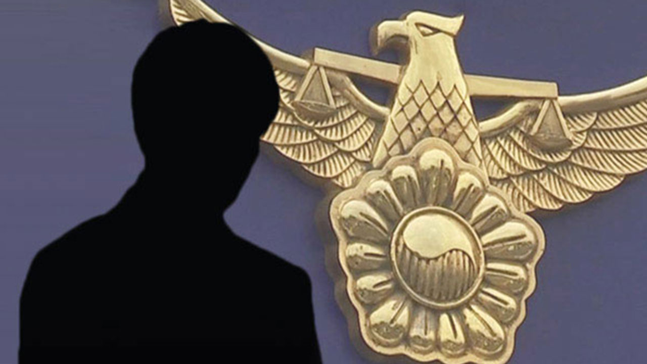 차량 훔쳐 도주하다 경찰에 흉기 휘두른 40대‥"다리에 실탄 맞고 검거"