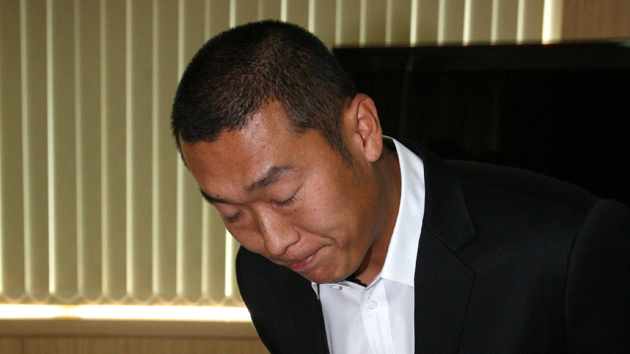 '골프채로 아내 폭행한 혐의' 전 야구선수 정수근 송치