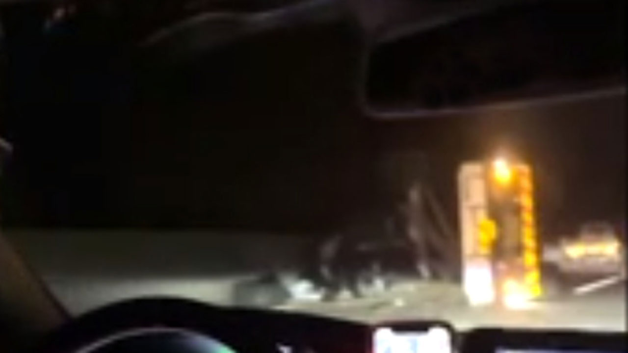 중부내륙고속도로에서 26톤 트럭 전도‥"면허취소 수준 음주운전"