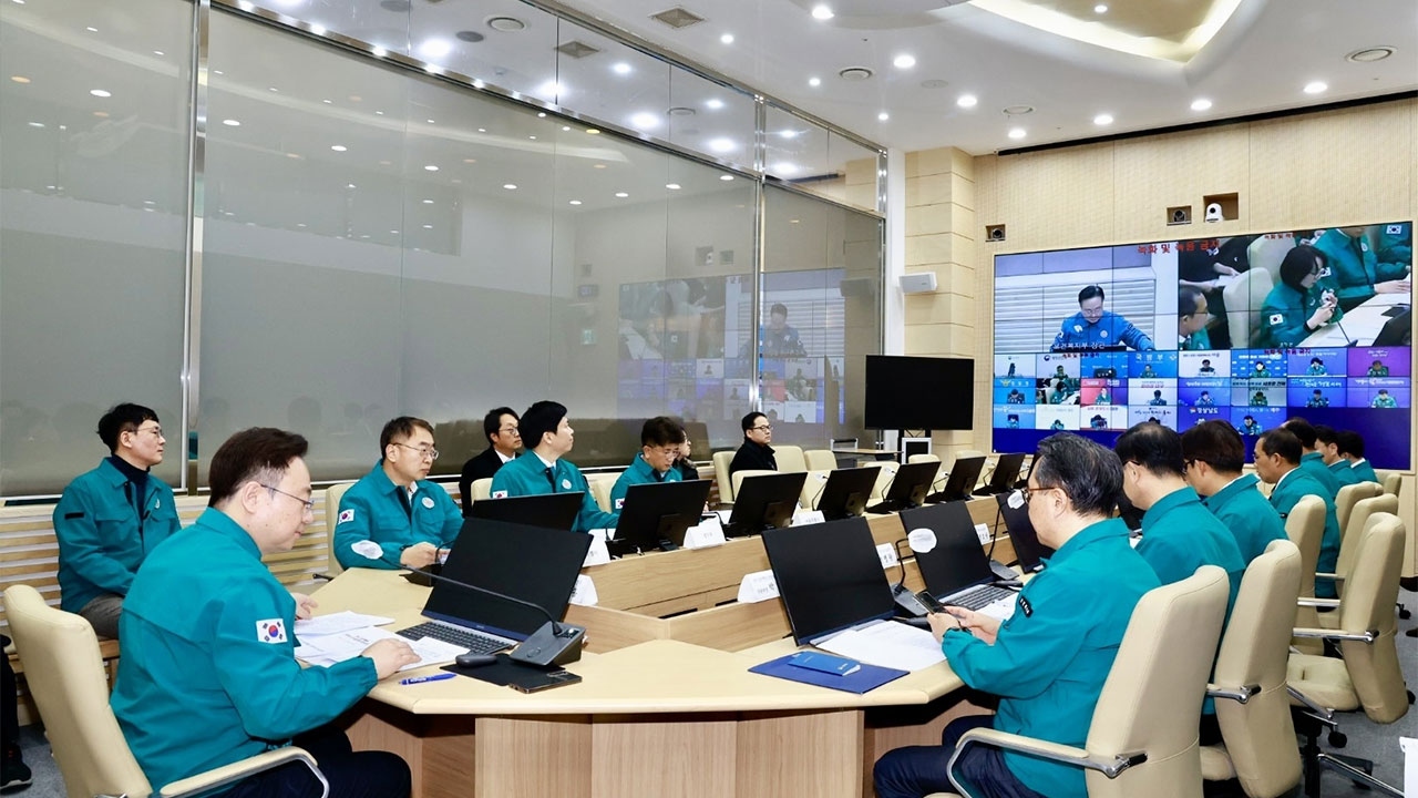 정부, 수련병원에 '전공의 집단 사직서' 수리 금지 명령