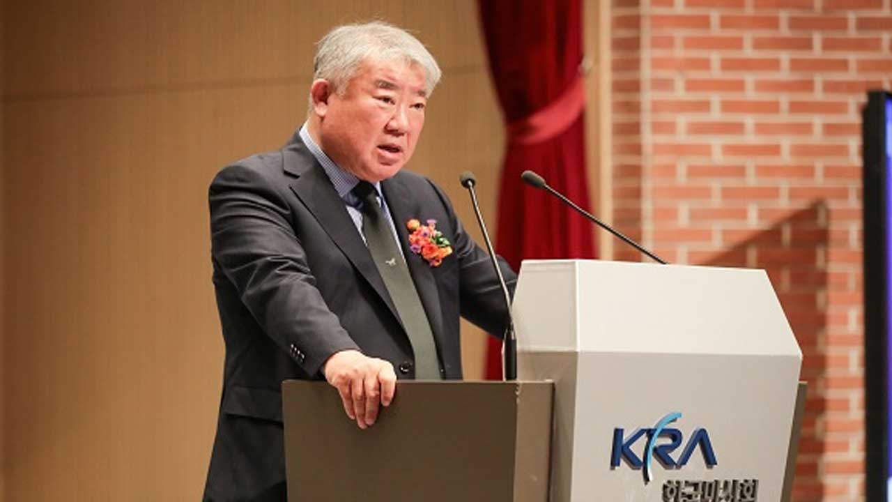 '측근 채용 강요' 김우남 전 한국마사회장 벌금 300만 원 선고