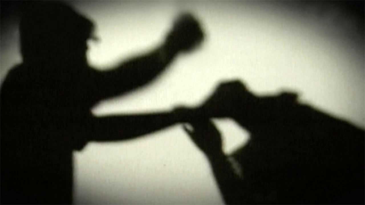 "이혼 신청 취소해달라" 아내 폭행하고 방화 시도한 60대 구속