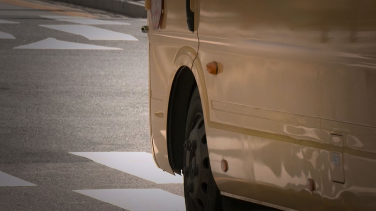 학원차량이 시내버스 추돌‥초등생 4명 중경상