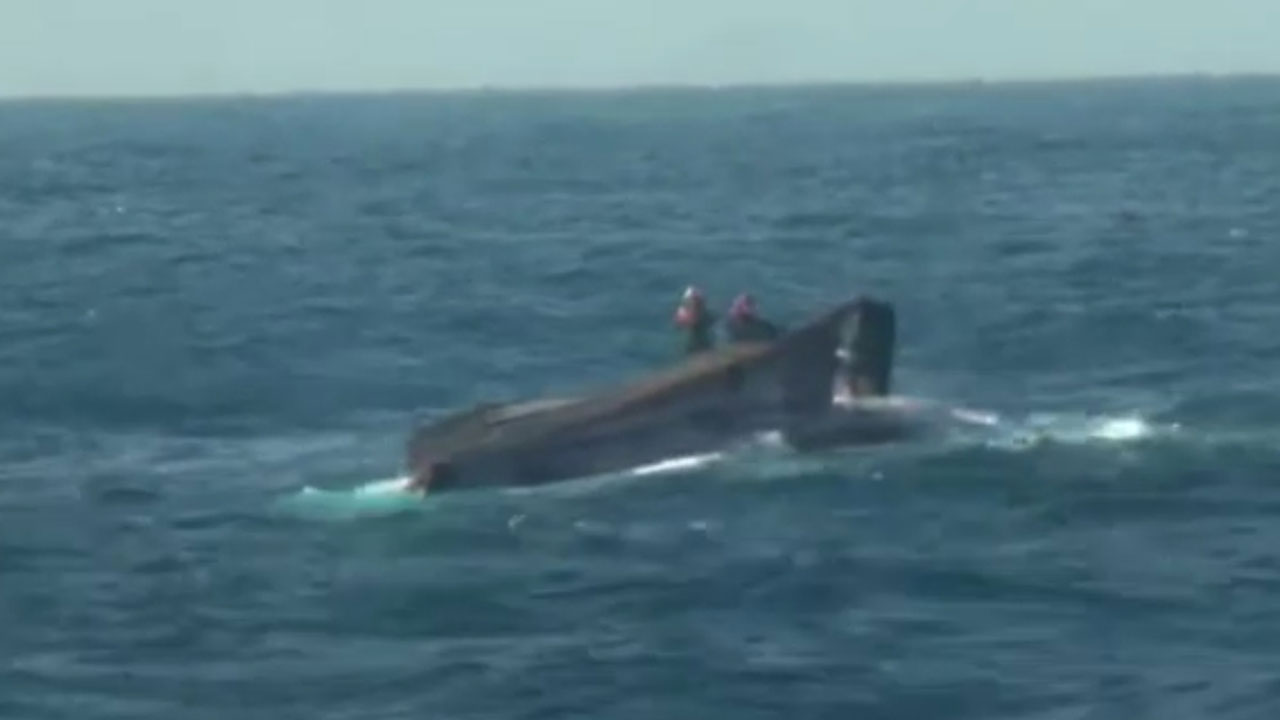 경남 통영 어선 전복 사고 4명 사망..5명 수색 중