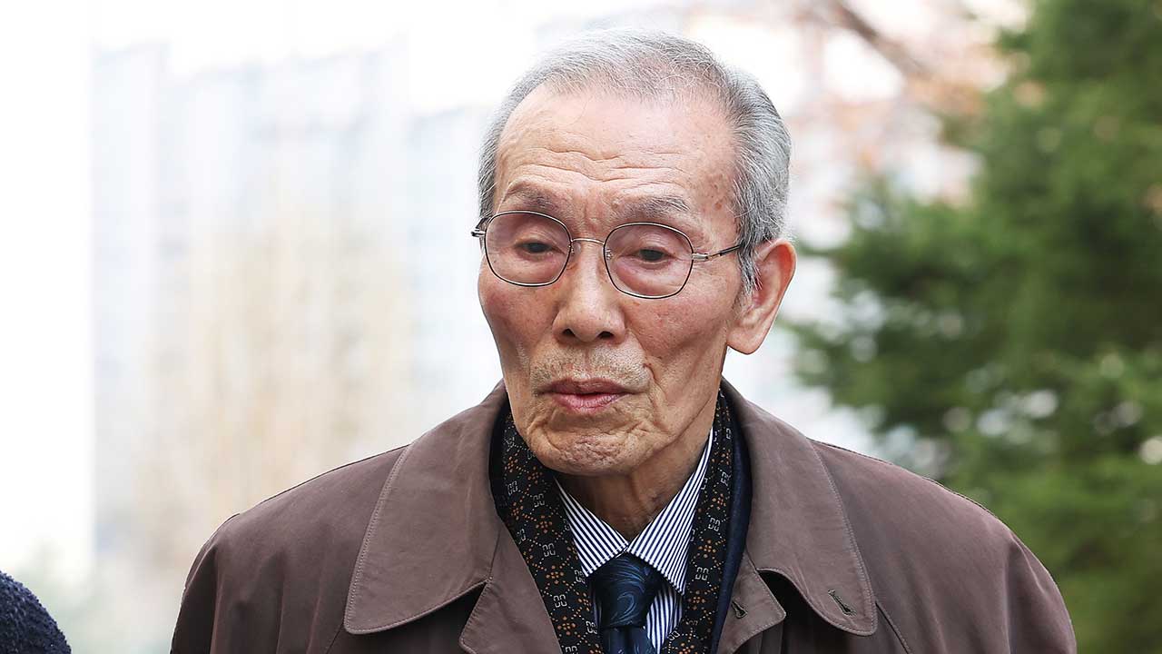 '강제추행 혐의' 배우 오영수 1심서 징역형 집행유예