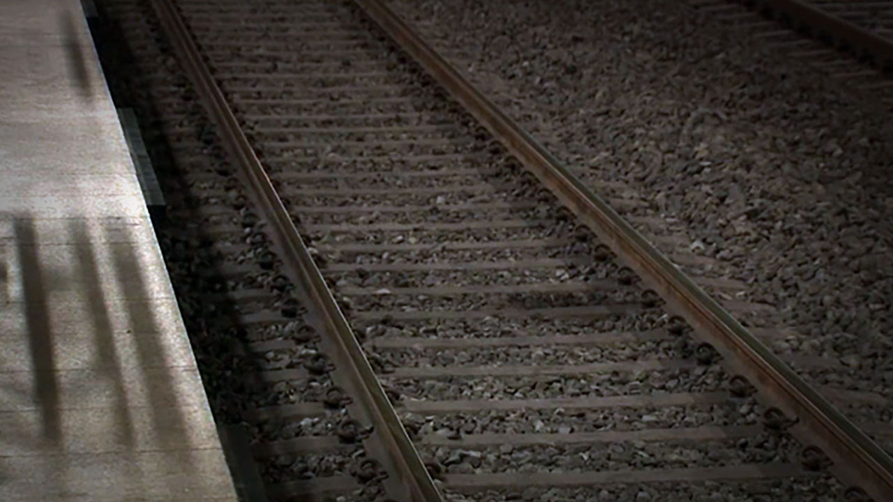 출근길 경춘선 평내호평역서 열차 고장‥승객 2백여 명 30분 대기