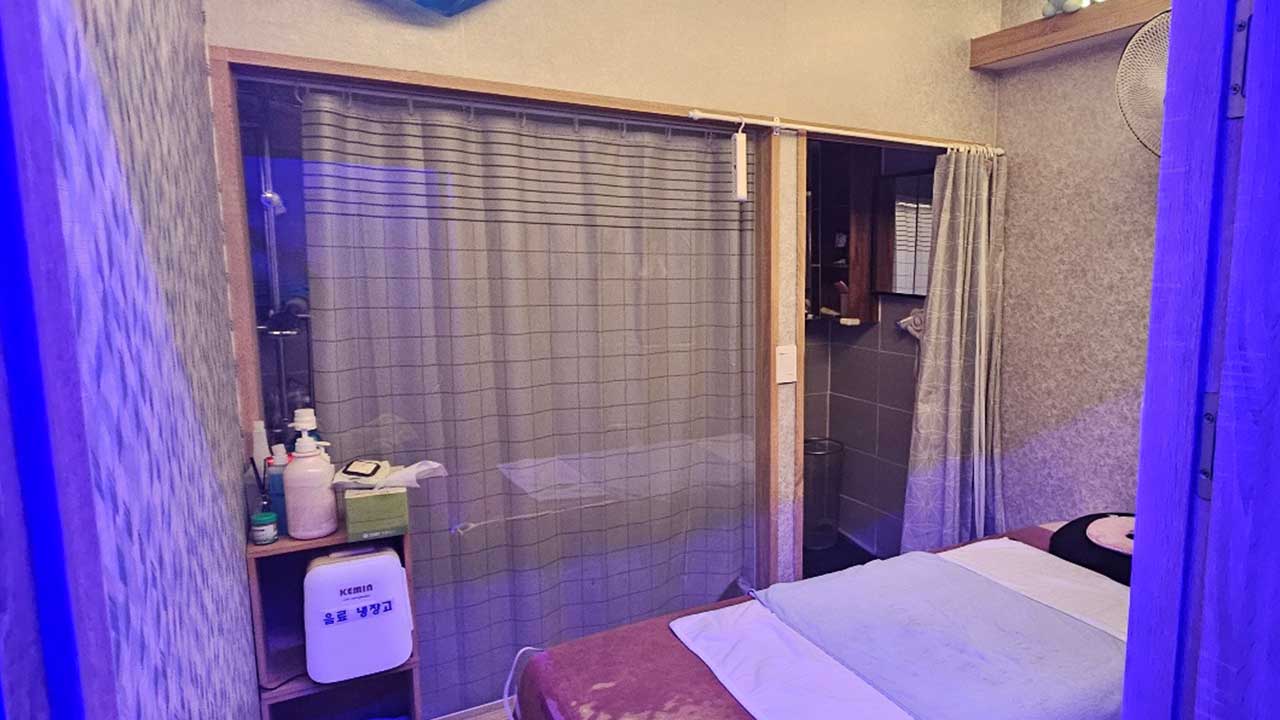 김포 초등학교 인근서 불법 마사지·사행성 업소 운영‥10명 적발