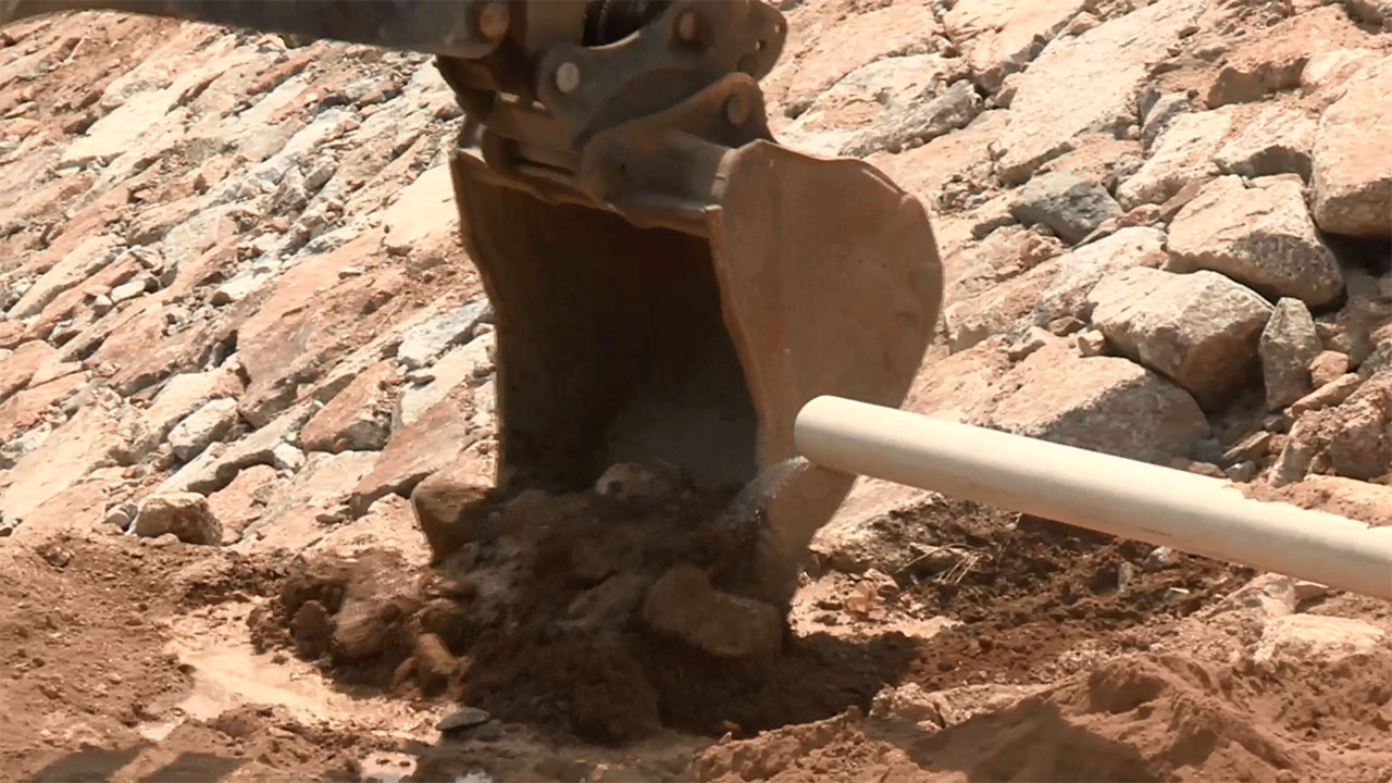 오수 펌프 공사장서 60대 신호수 굴삭기에 깔려 사망