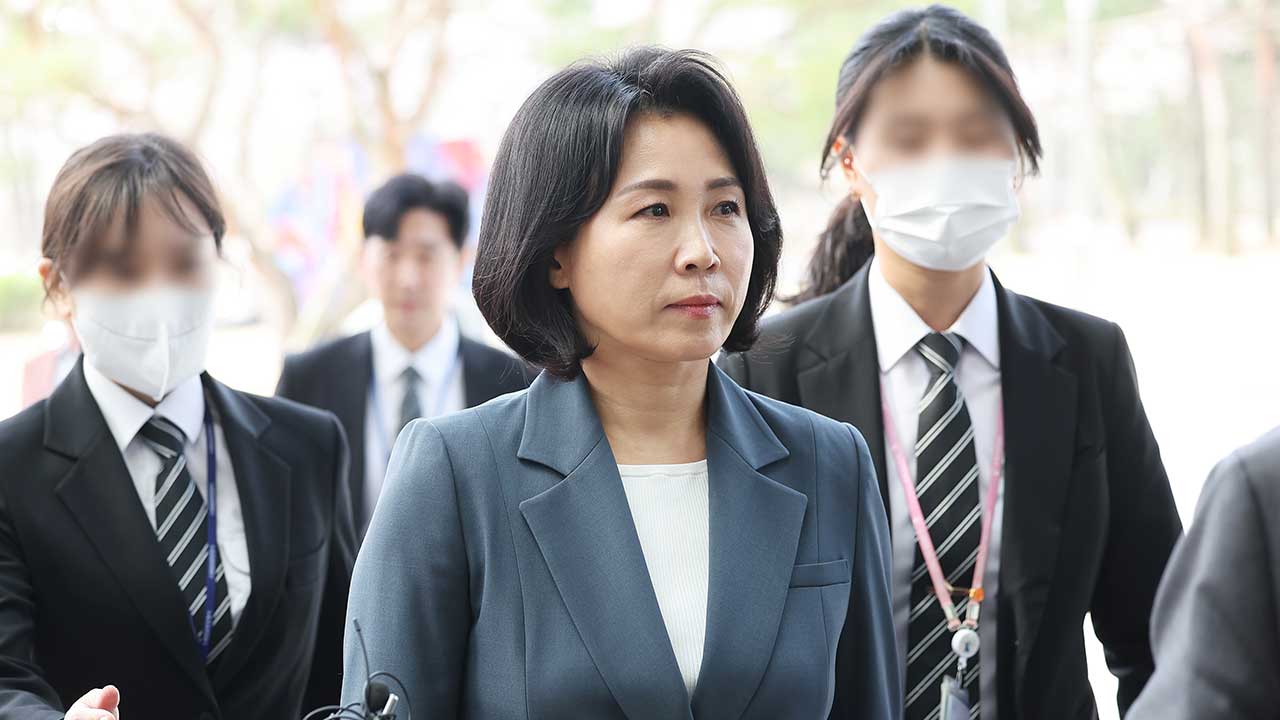 '경기도 법카 유용 의혹' 제보자, 증언 앞서 김혜경 퇴정 요구