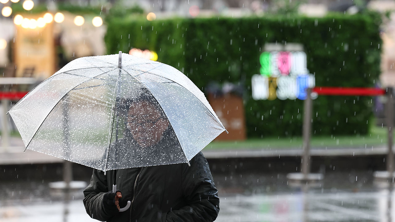 [날씨] 비 오후나 저녁에 대부분 그쳐‥동해안 높은 파도