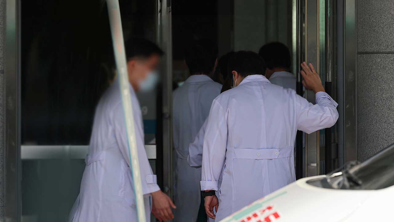 복지부 "병원이 주치의 사직휴직으로 환자 피해없게 조치해달라" 공문