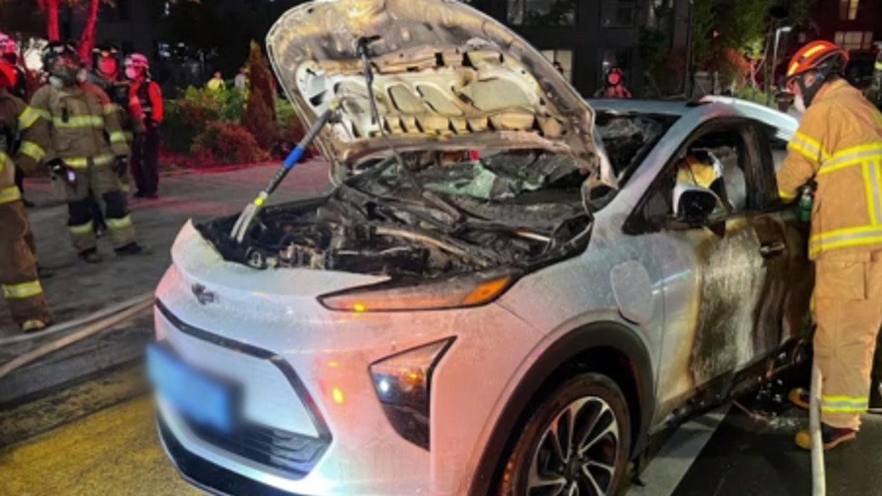 전북 군산 아파트 지하 주차장서 전기차 화재‥5천만 원 피해