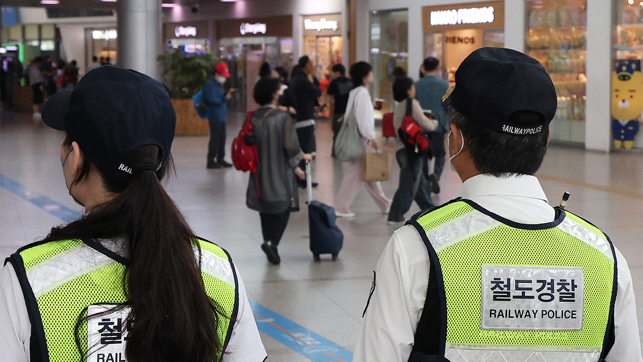 경찰, '살인예고 글' 디시인사이드 압수수색‥서울역 순찰 강화