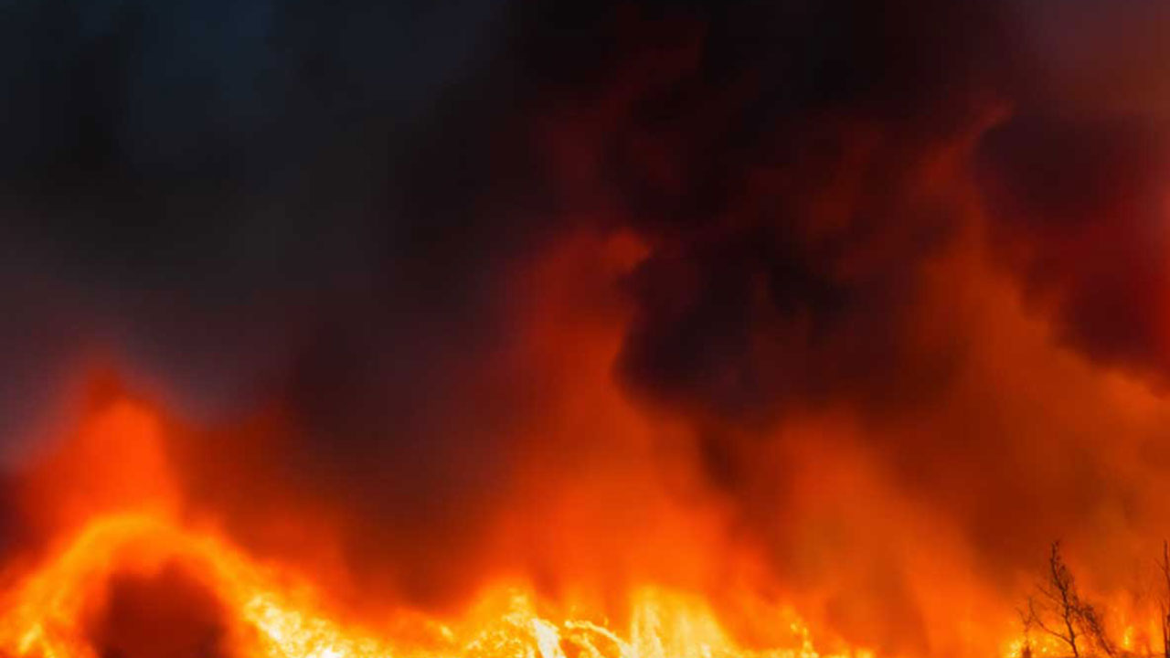 서울 강남구 고층건물 화재‥16명 대피