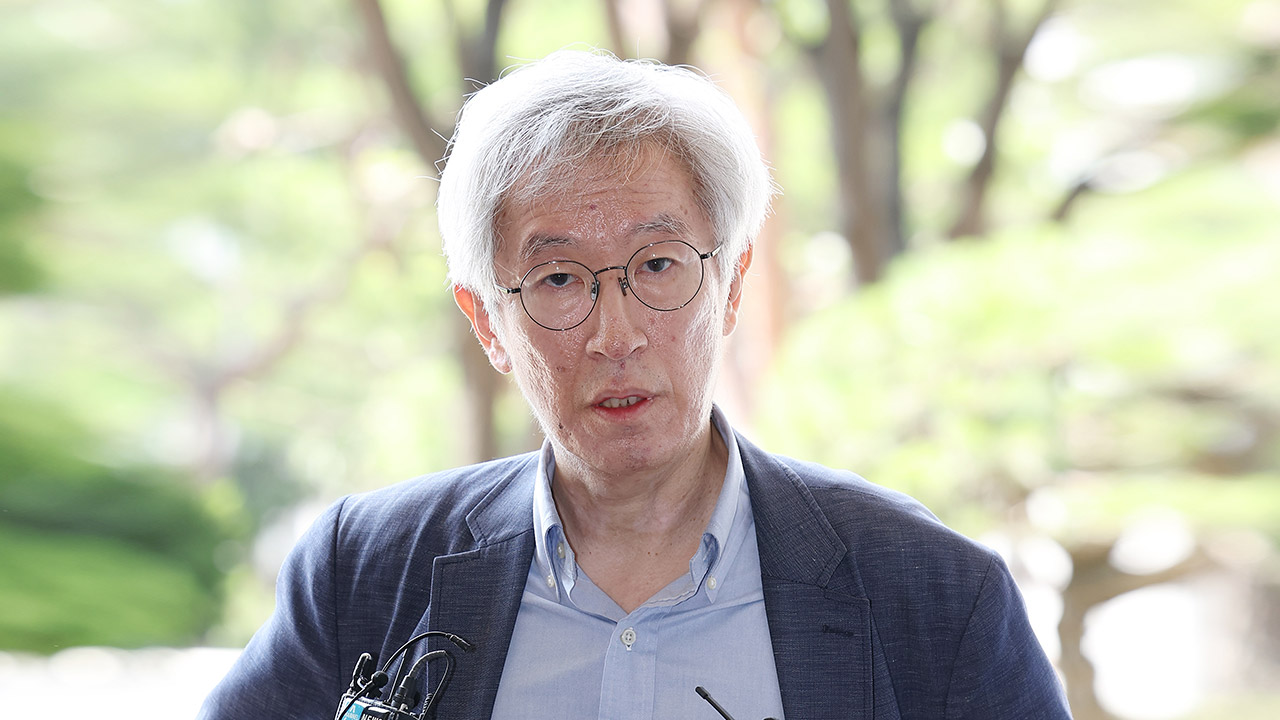 '대통령 명예훼손' 뉴스타파 대표 검찰 출석‥"이 자리에 누가 서야 하나"