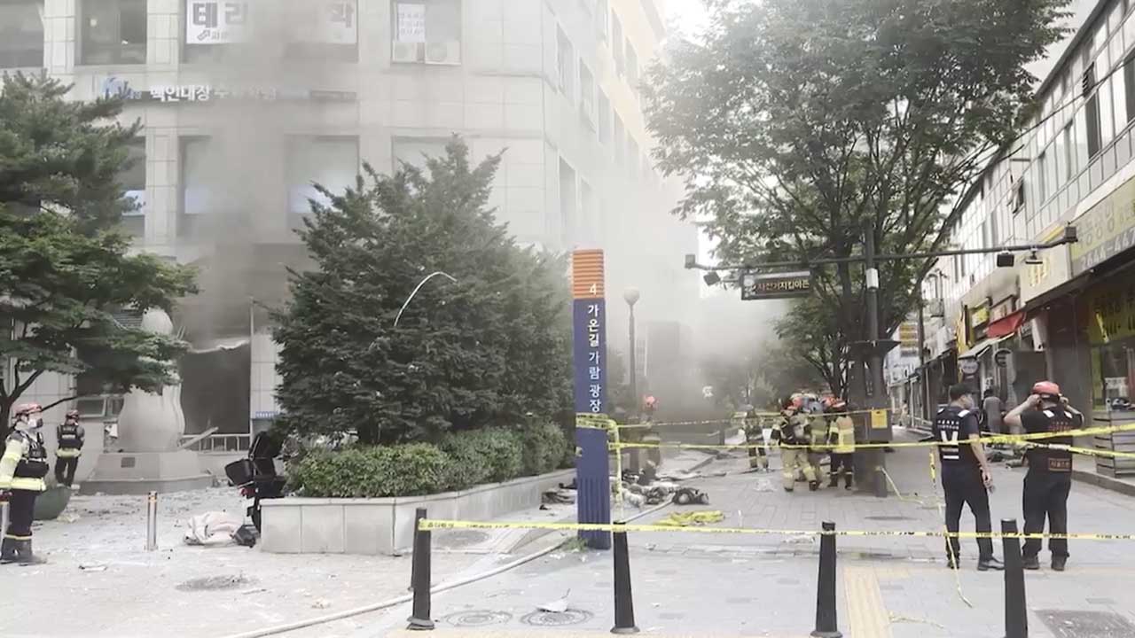 서울 목동 아파트 불 12시간 만에 완진‥소방관 17명 부상·100여 명 대피