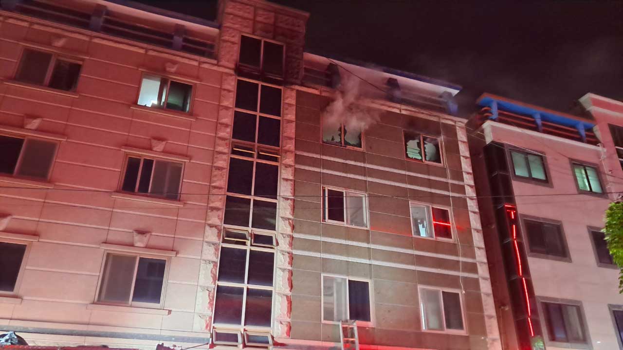 경북 다가구주택서 불‥연기흡입 1명 병원 이송