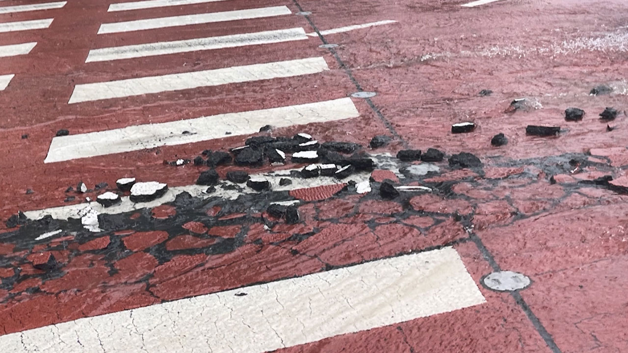 제주 서귀포 이중섭거리 앞 도로 파손‥서귀포시청 임시조치