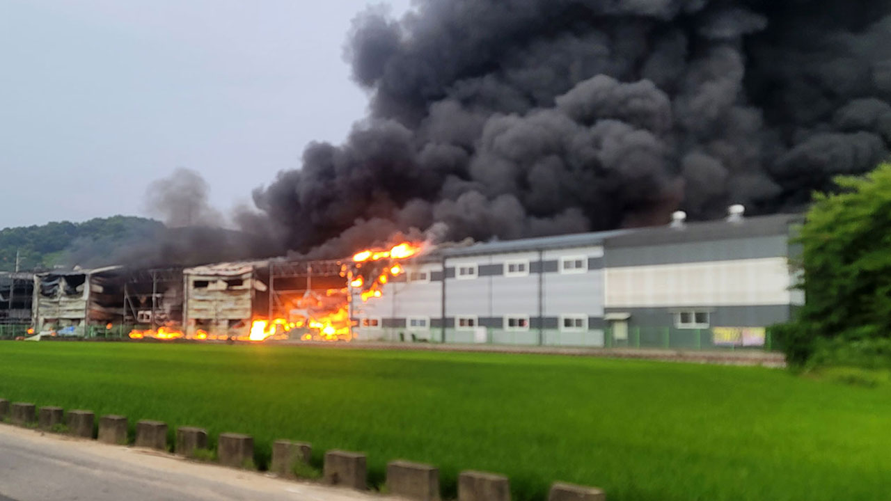 김포 대곶면 공장 화재 4시간 만에 큰 불 잡아‥인명피해 없어 