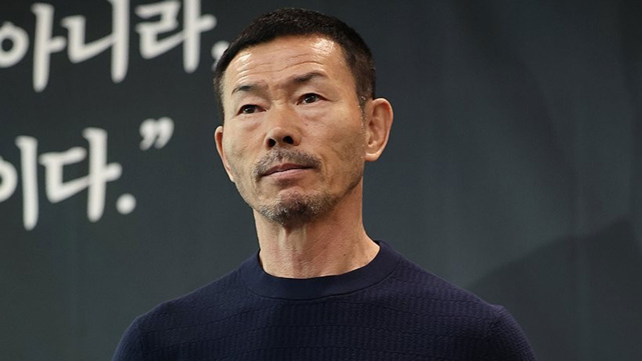 '아동학대 혐의' 손웅정 감독, 코치 2명 첫 검찰 소환조사