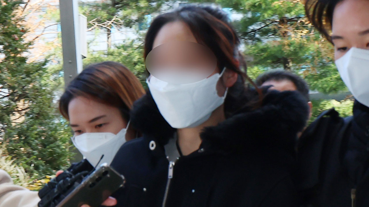 필로폰 투약 뒤 비행 중 여객기 문 열려던 20대 집행유예‥검찰 항소