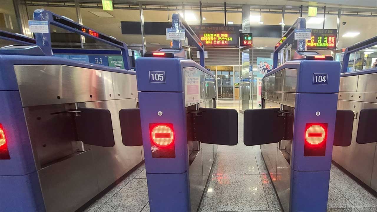 [속보] 경의선 문산역∼대곡역 운행 재개‥문산역~임진강역은 통제 계속 