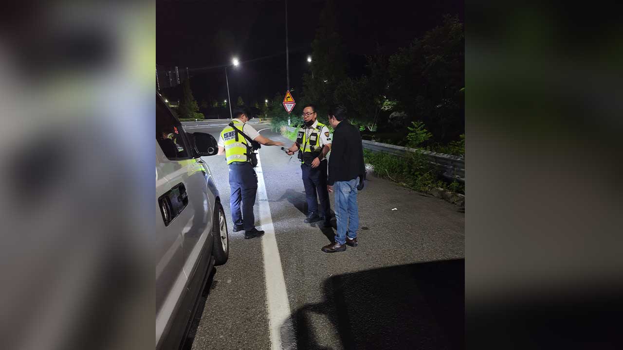  중부내륙고속도로서 음주운전하다 연석 들이받은 40대 남성 체포