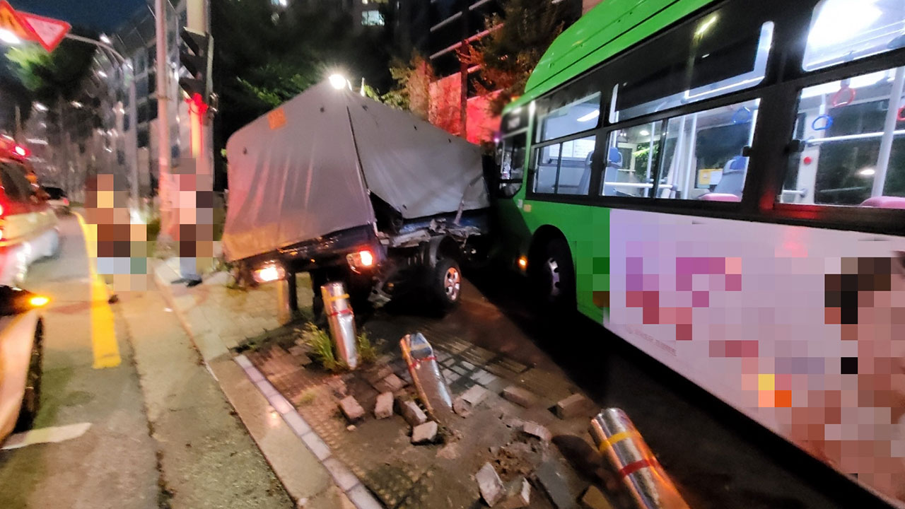 고양서 8중 추돌 사고‥60대 버스 운전자 "급발진" 주장