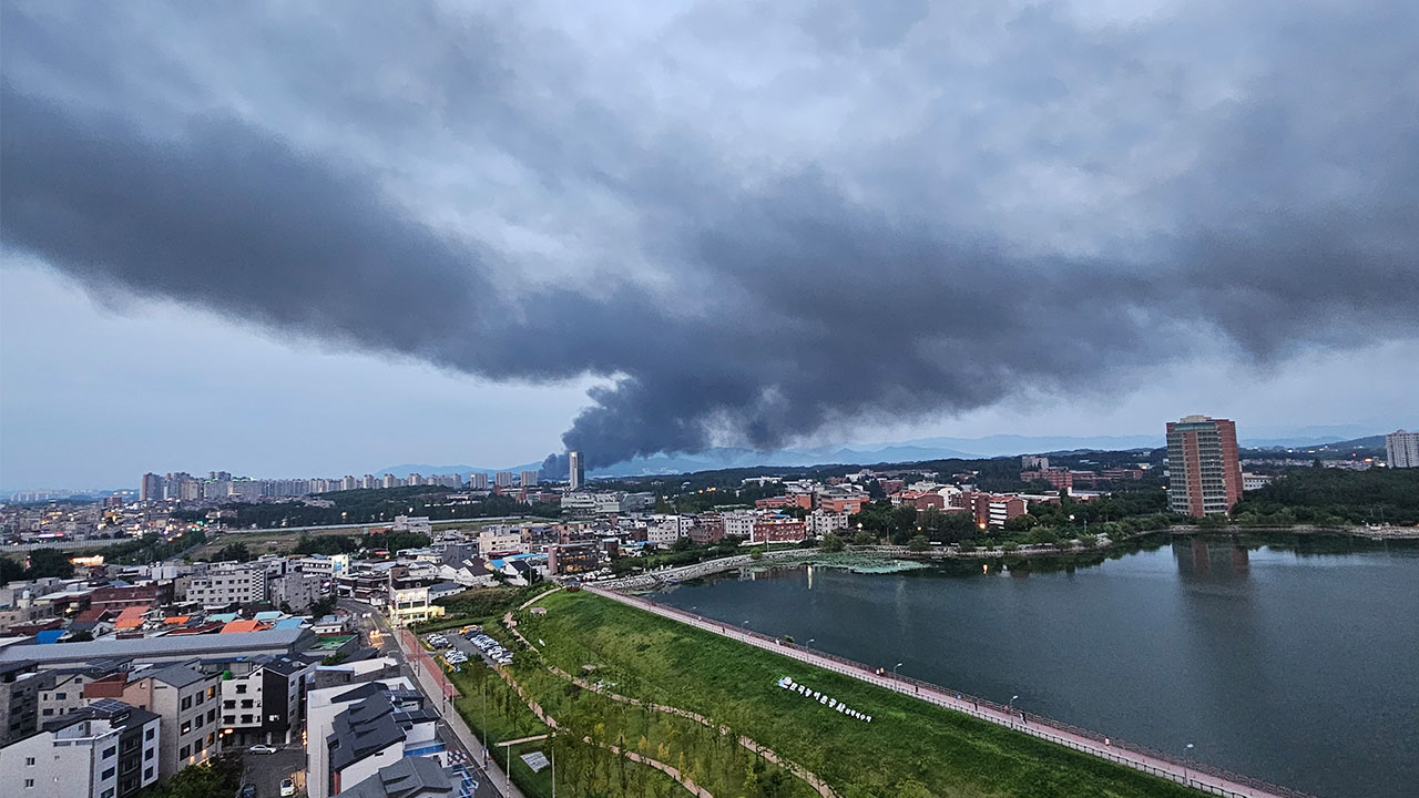 경북 경산 섬유 창고 불‥4시간 만에 진화