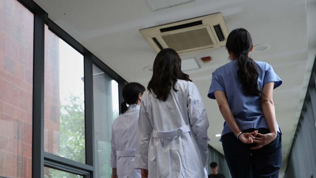 전공의 공백 막기 위해 투입된 '진료지원 간호사' 교육 프로그램 시작