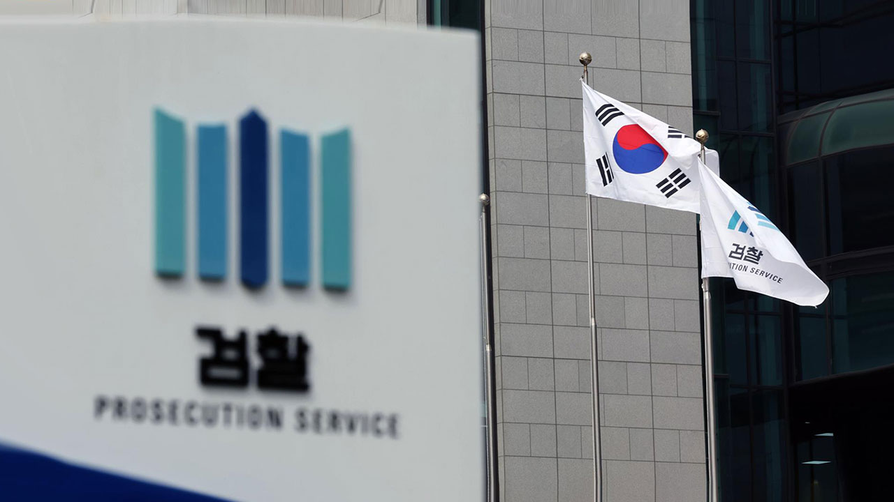 '윤 대통령 명예훼손' 언론인 2명·이재명 대선캠프 대변인 기소