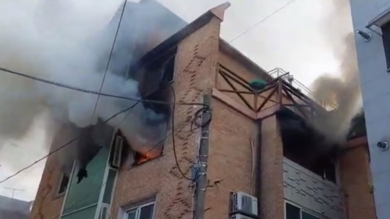 경기 안산 다세대주택서 불‥3명 연기 흡입