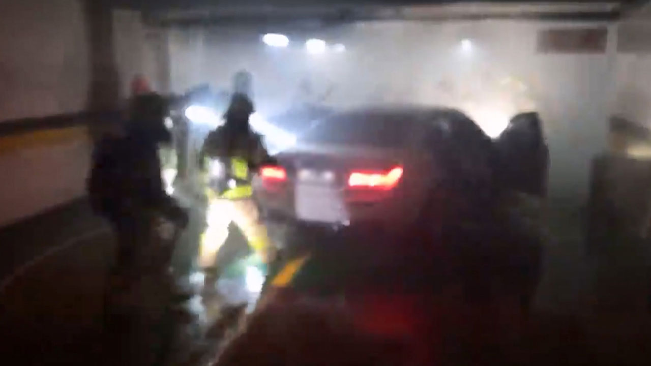 인천 송도 주차장서 BMW 차량 화재‥"전기차는 아냐"