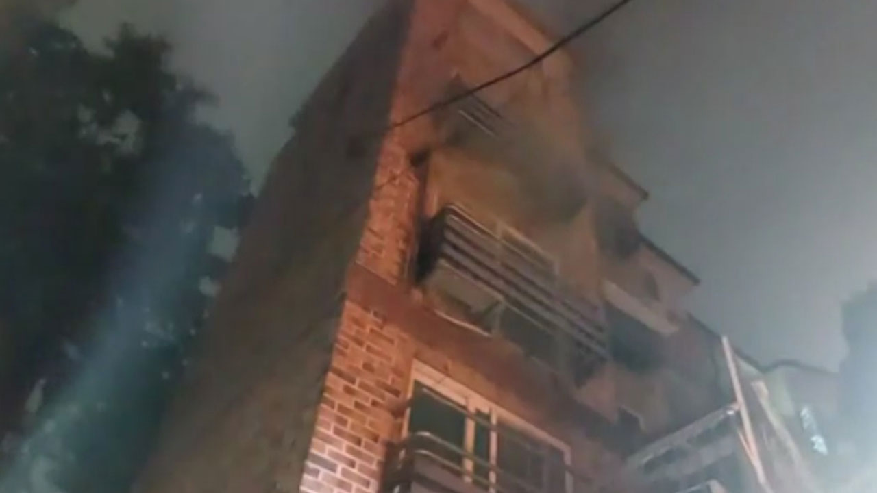 서울 동작구 빌라 화재로 주민 12명 대피 