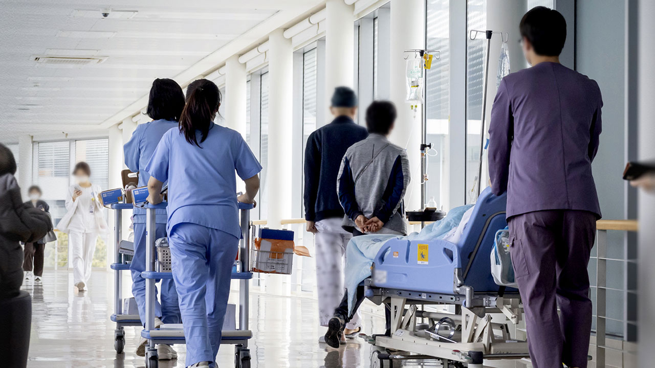 내년부터 지역 필수의사제 시범 도입‥장기근무 시 400만 원 수당