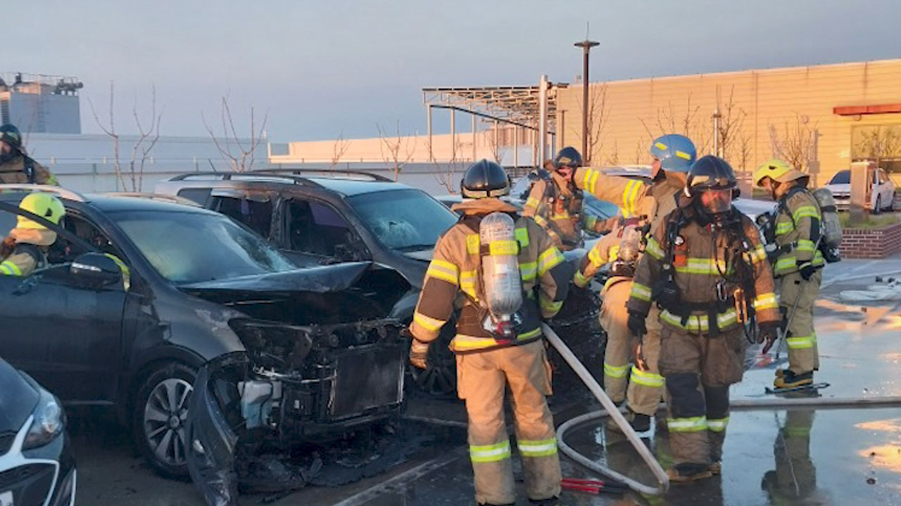 인천 쿠팡 7층 야외주차장서 불‥40대 남성 중상