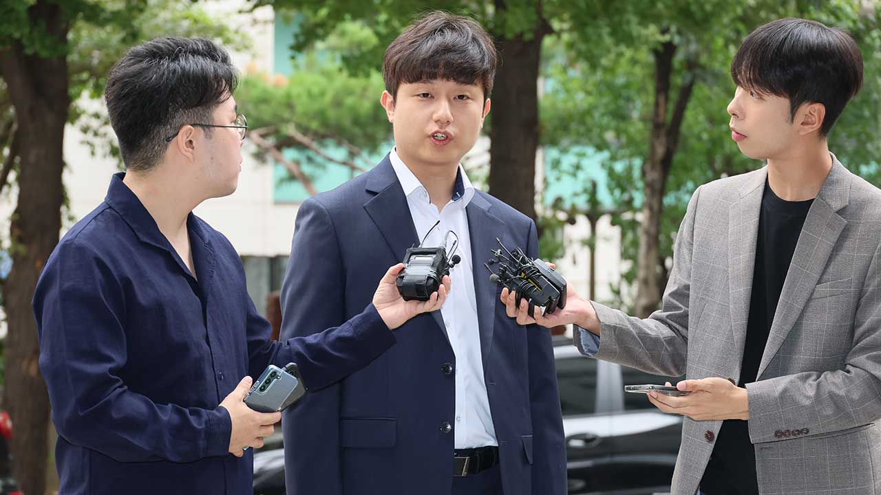 박재일 서울대병원 전공의 대표 경찰 출석‥"정부가 그릇된 의료정책"