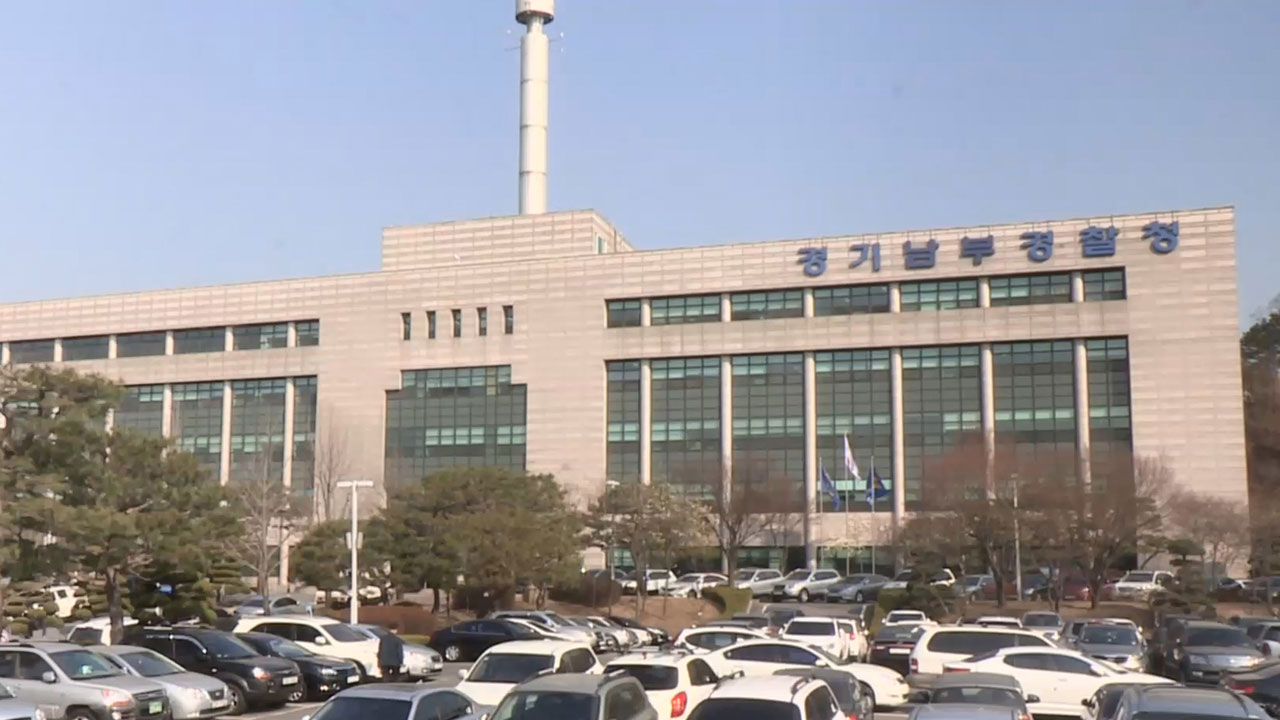 1톤 트럭이 고속도로 갓길에 세워둔 청소 차량 추돌‥50대 청소 작업자 사망