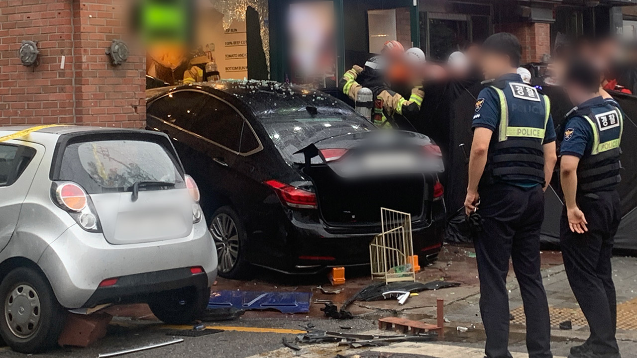 서울 강북구 미아동 햄버거 가게로 차량 돌진‥1명 사망