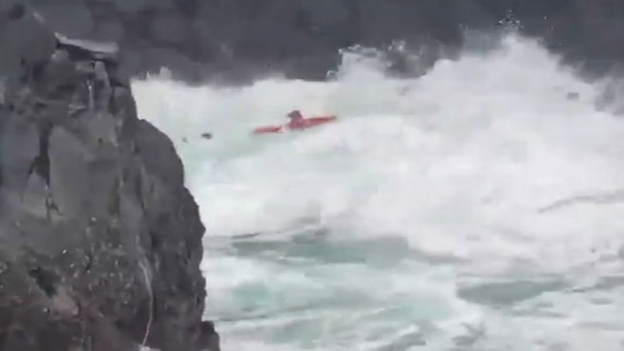 서귀포 황우지 선녀탕 인근 해안서 파도 휩쓸린 낚시꾼 1명 실종